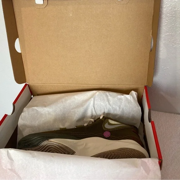 Nike Kyrie 8 / N7 Olive Flak/Lt Orewood Brown in size 10
